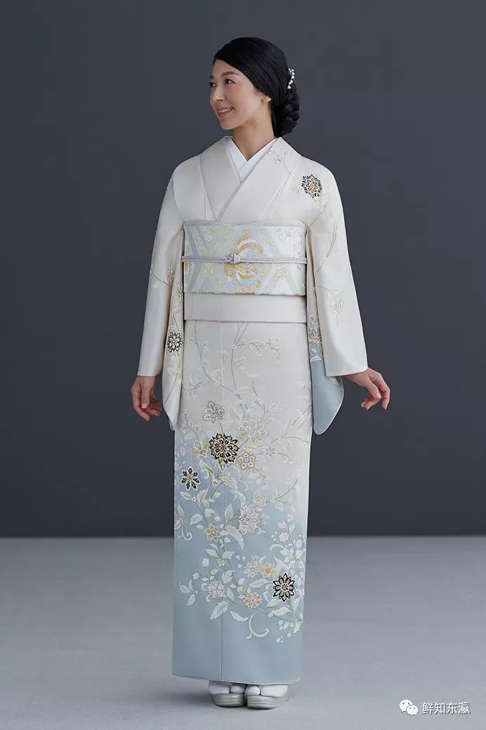 你知道今天成人节上漂亮小姐姐们穿的和服叫做什么吗?_日本