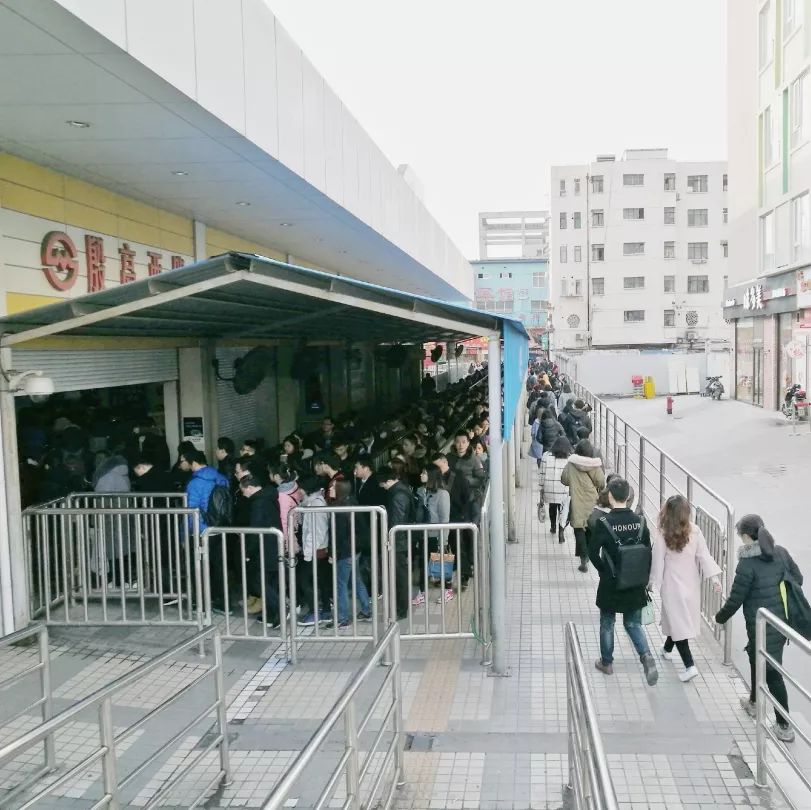 殷高西路地铁站新扩建站厅投入运营!