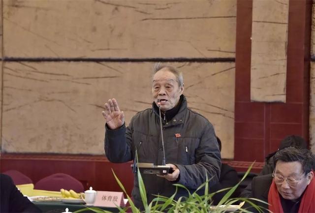 陈荣杰,杨春玉,席筠梅等也先后在会上发言.