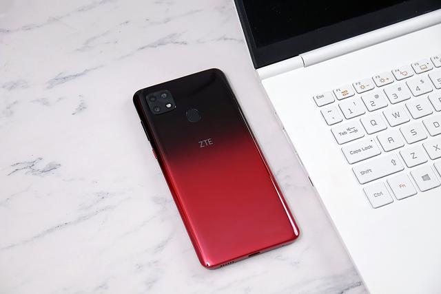 即便远在千里仍可通过中兴blade20做到关怀备至