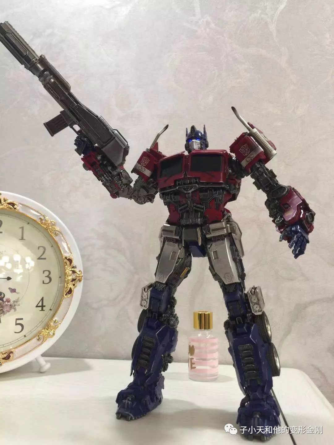 评玩具子小天硕函测评变形金刚3a擎天柱除了不能变形几乎没有缺点