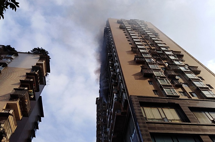 火灾安全达州一小区高层住宅突发火灾