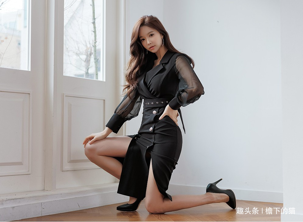 朴洙妍-黑色丽人纱袖翻领职场裙鉴赏