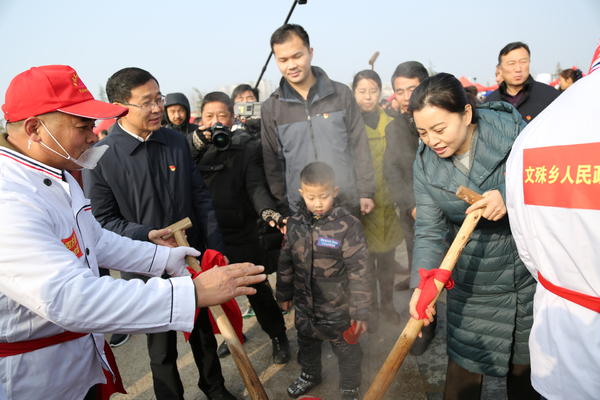 "爱光山,加油干,奔小康 年轻人回归,让东岳村越来越年轻