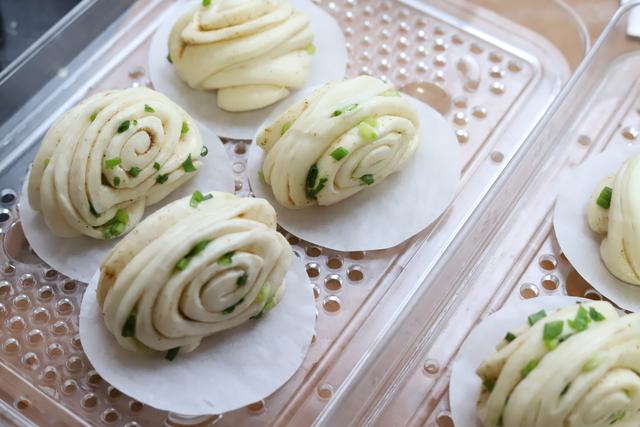 手把手教您做葱香花卷,层次分明,香味浓郁,百分百成功