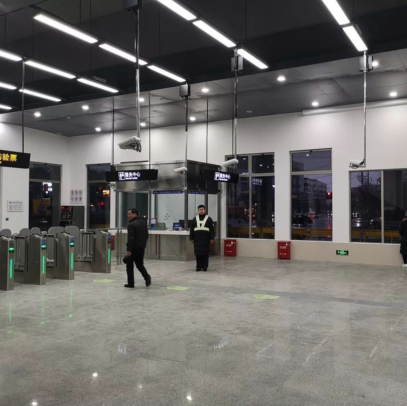 殷高西路地铁站新扩建站厅投入运营!