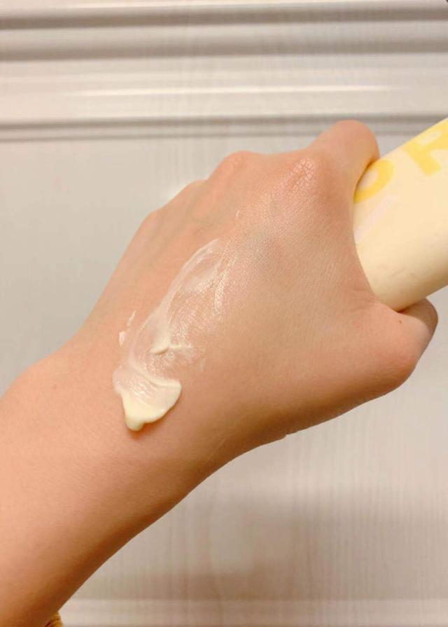 身体乳擦腋下会臭吗(身体乳擦腋下会臭吗女)