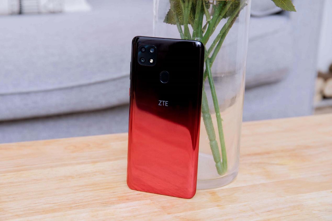 正打算给父母换手机的你不妨看看中兴blade20