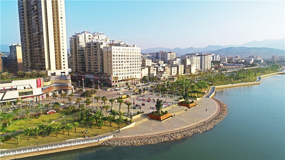 在翁源"四城同创"的城市发展布局下,设计团队根据当地的文化背景梳理