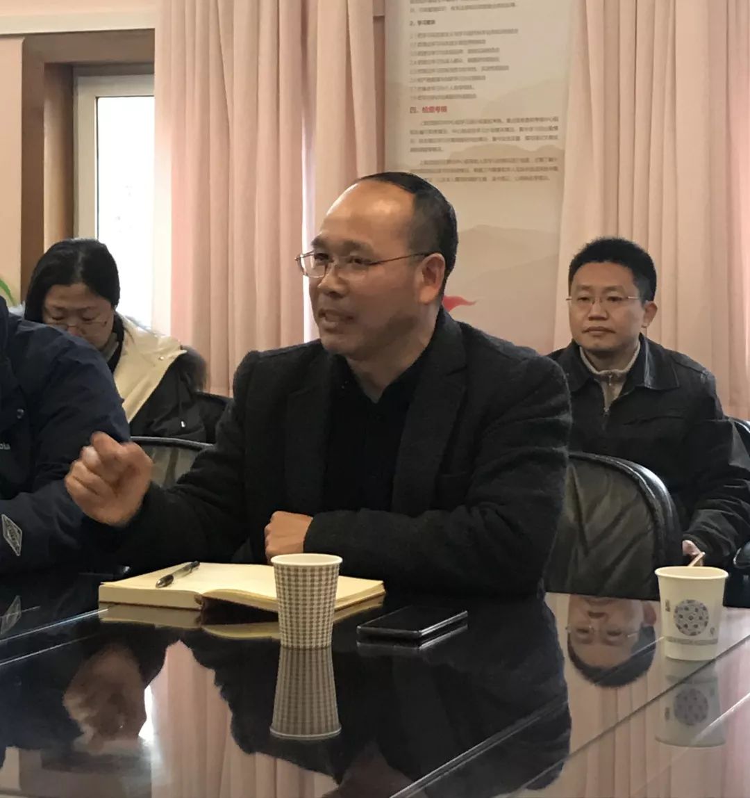 五位副主任初一5班喻翊凡爸爸喻玮先生,初一4班姚译雲妈妈蒋春燕女士