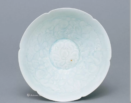 GZ 宋代 影青素紋花口盤 径15.5cm