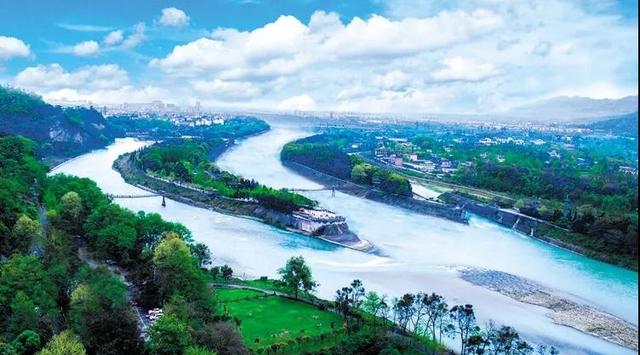 成都平原都江堰灌区文化保护传承利用学术论坛顺利召开