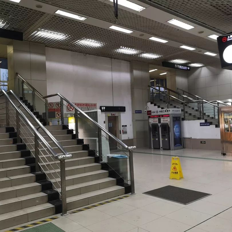 殷高西路地铁站新扩建站厅投入运营!