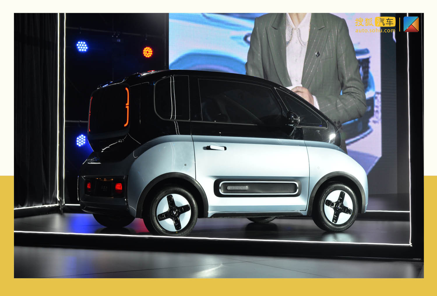 搭载huaweihicar智慧互联新宝骏e300首发亮相