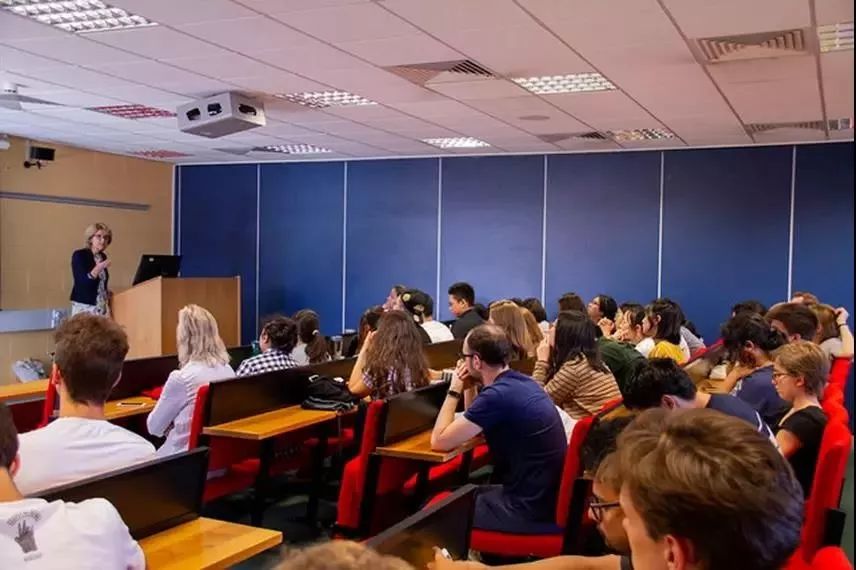 走进英国top10大学的课堂,享受英伦之夏!