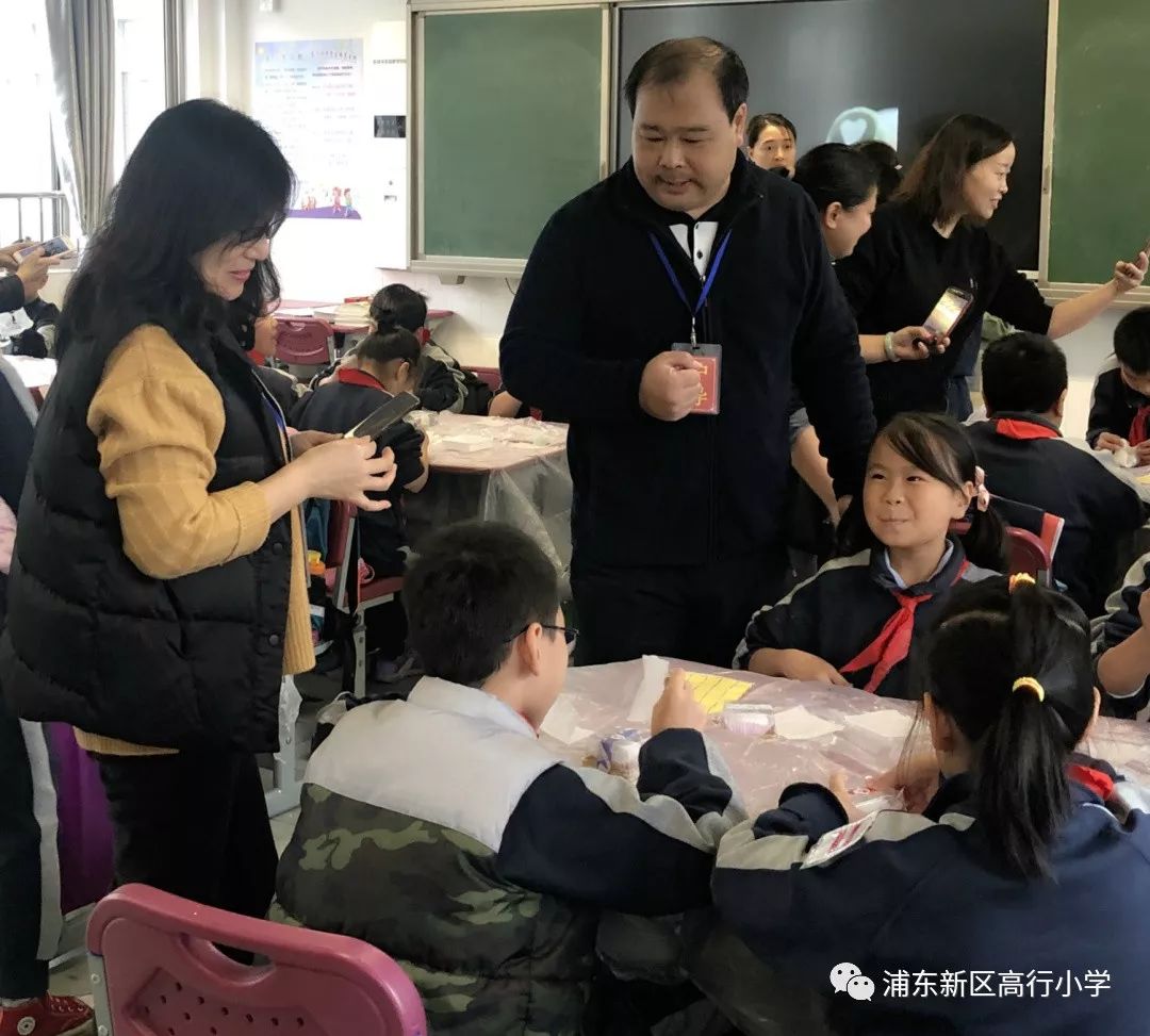 家校互动家长进课堂快乐促成长高行小学家长资源进课堂授课活动