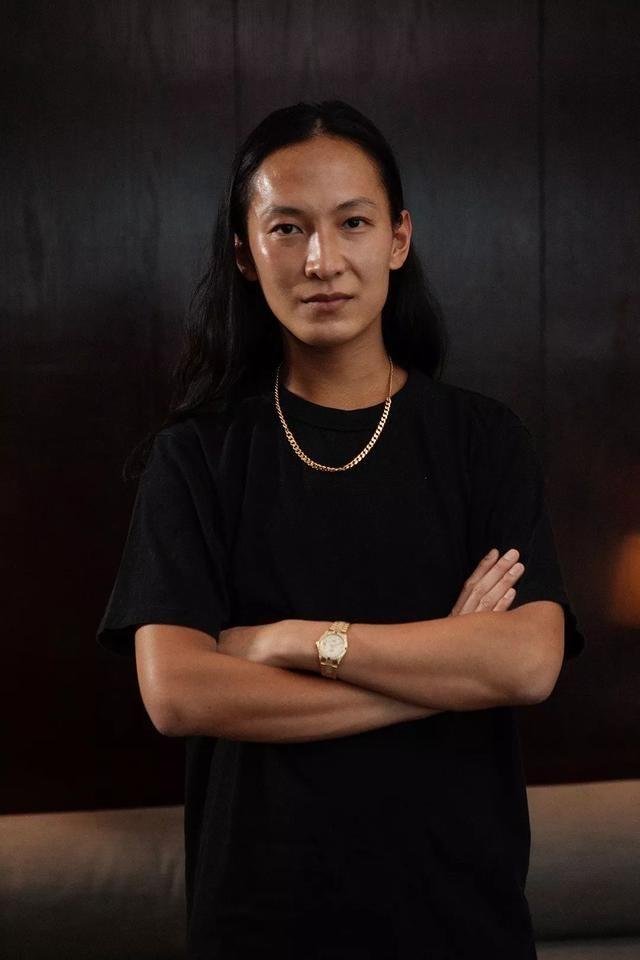 时尚与科技的跨界之旅vivo携手亚历山大61王设计超美新春礼包