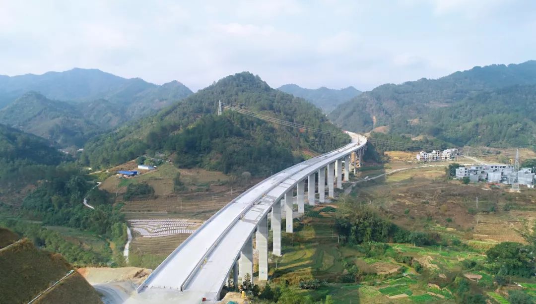 河池至都安高速公路图片