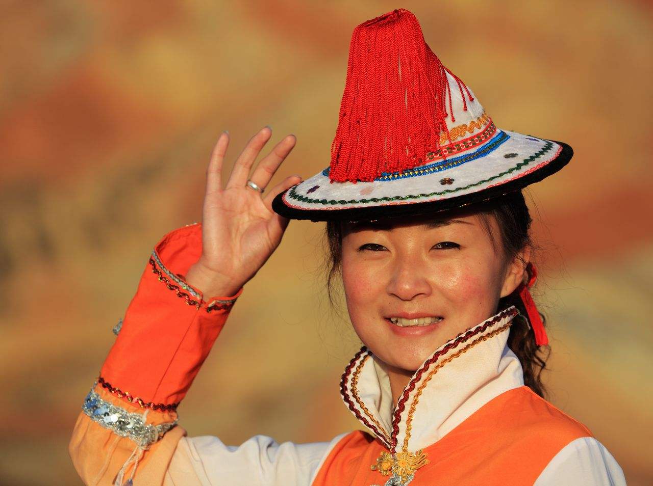 裕固族这对居无定所的游牧民族来说,是一件非常正常的事情,因而也有了