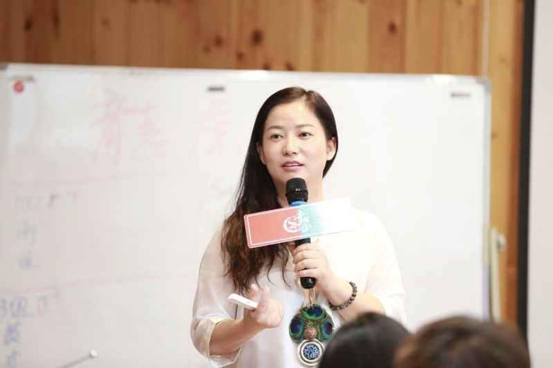 忻州美女老师到国家二级心理咨询师的完美蜕变……_万青