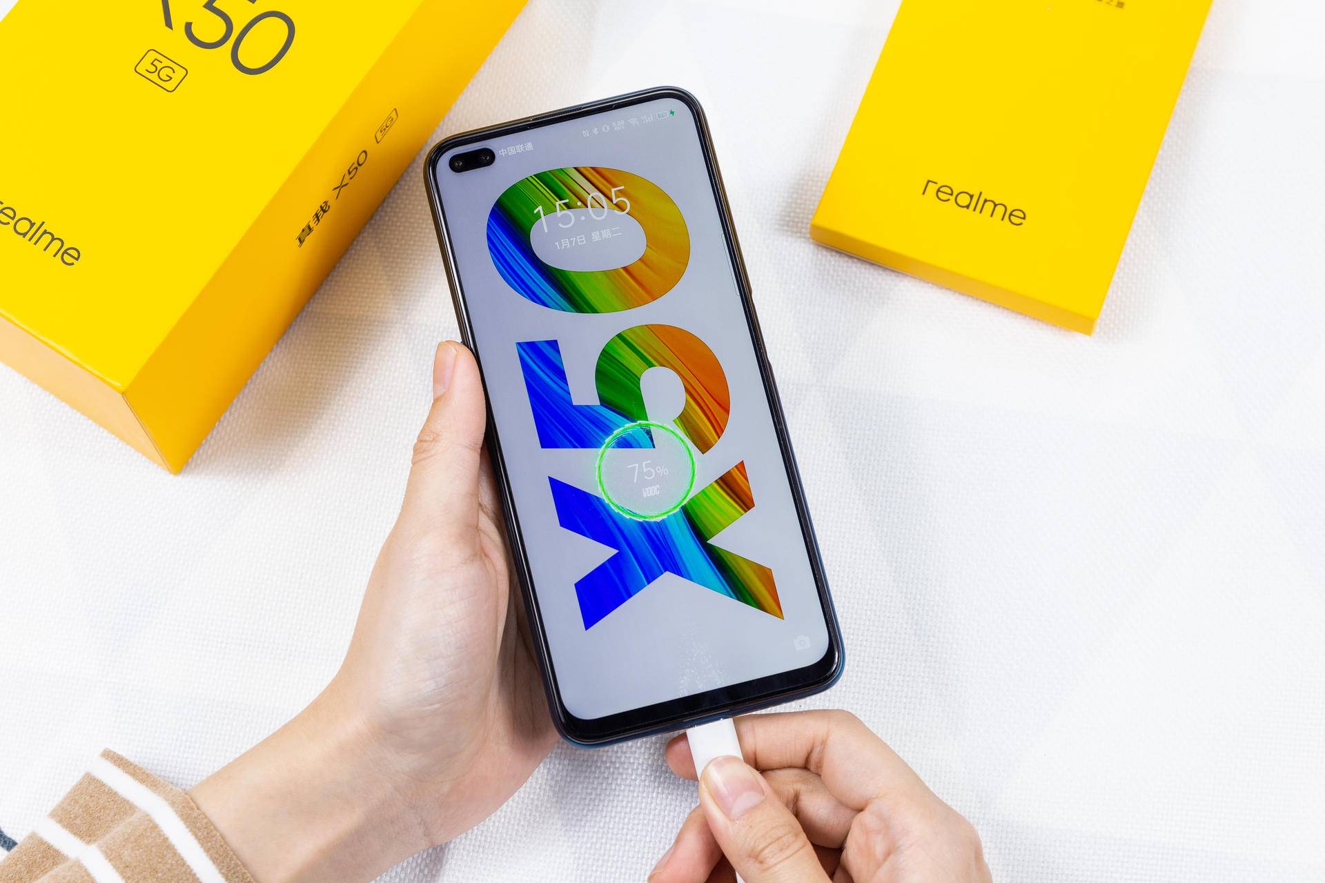 红米k305g和realme真我x50同台竞技谁是三千以内5g手机首选