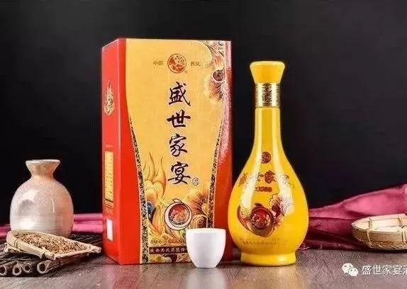 西凤家宴▼甘润挺爽,口感香醇盛于唐宋,已有3000多年的历史西凤酒也是