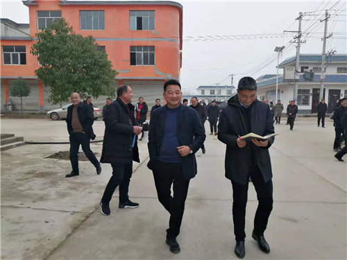 黄俊红强调,2020年我们要"凝心聚力谋发展,团结一心促发展,千方百计保