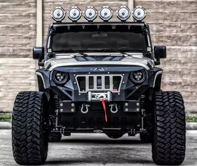 那些低趴党过不去减速带这些爆改的牧马人却能带你环游世界