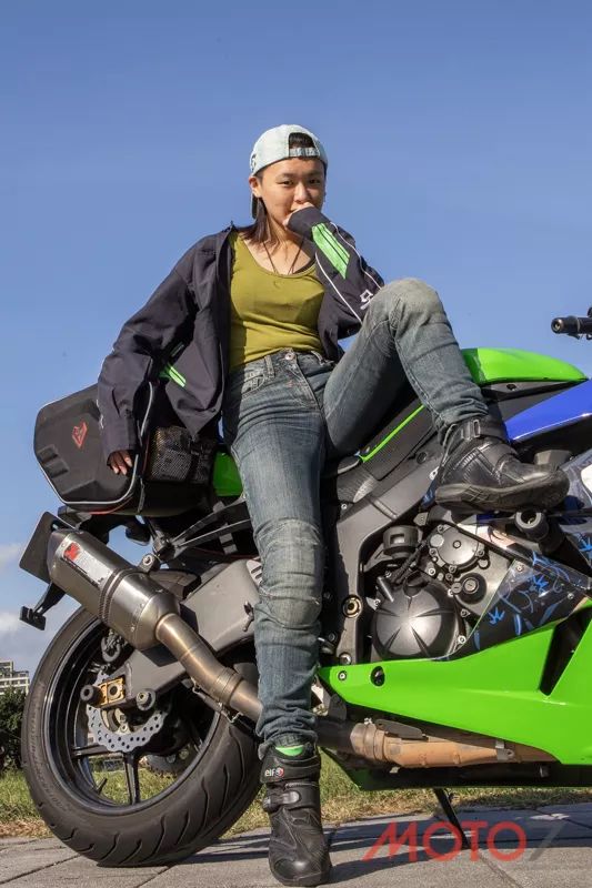 暴走天使女骑士与她的kawasakizx6r