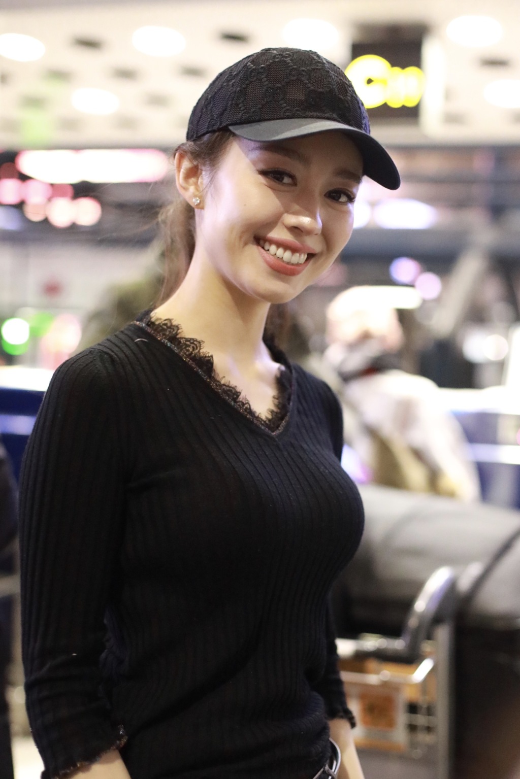 1/ 12 搜狐娱乐讯 1月14日,郎朗,吉娜·爱丽丝(gina alice)与郎朗母亲