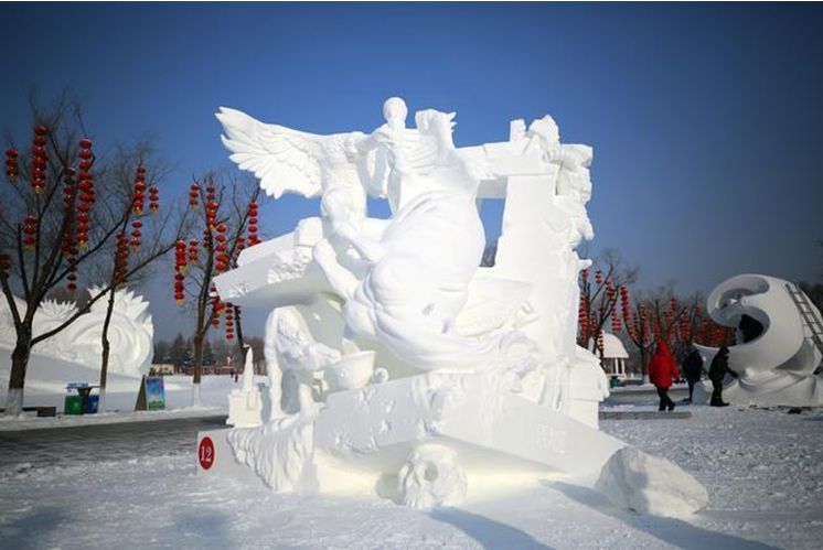 二等奖《旅游的故事》经过角逐,蒙古国乌兰巴托队的22号雪雕作品