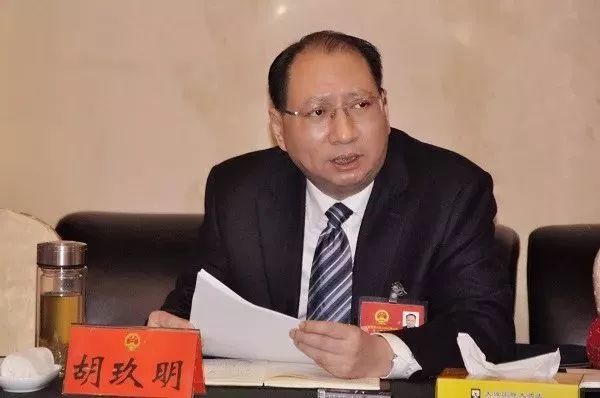 王牌阅官郧县县委书记胡玖明的走心调研文章不论群众的手有没有泥巴