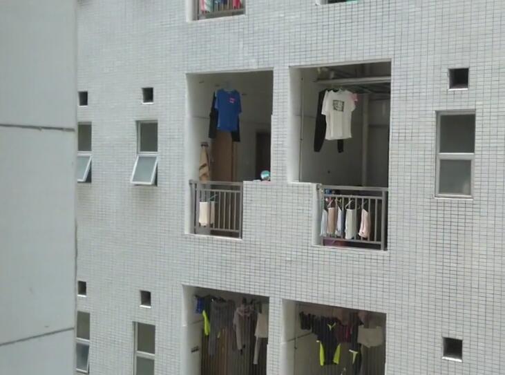 东莞凤岗最大的工厂宿舍设备齐全100元一个月看完你想住吗