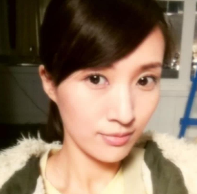 没有想到的是他藏了这么久的妻子竟然是娱乐圈的老熟人,也就是曹晓雯