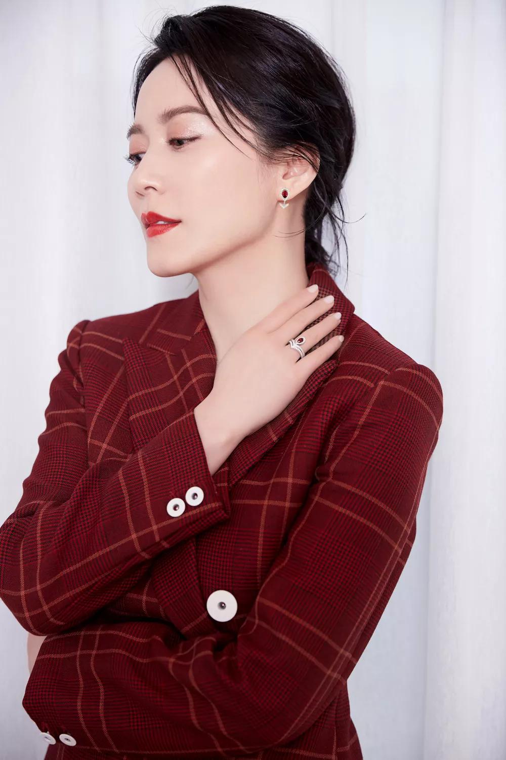 2019年12月最美的女明星珠宝造型 学会婚礼穿搭稳赢了!