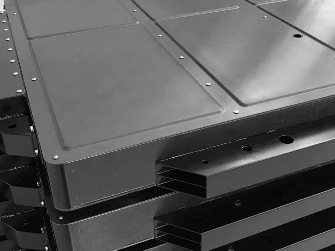 sgl集团获北美某主机厂汽车电池箱顶板底板大批量订单