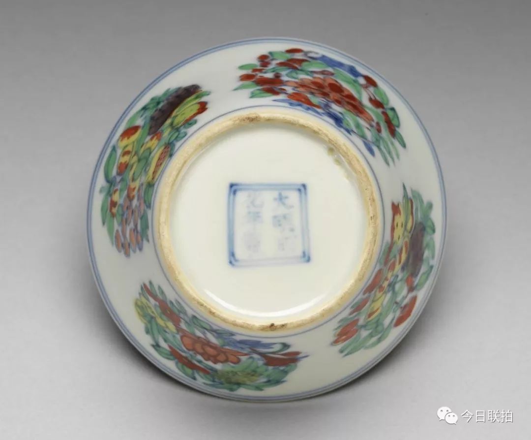 0公分台北故宫藏明 成化窑 斗彩团莲高足杯高7.8公分 口径6.