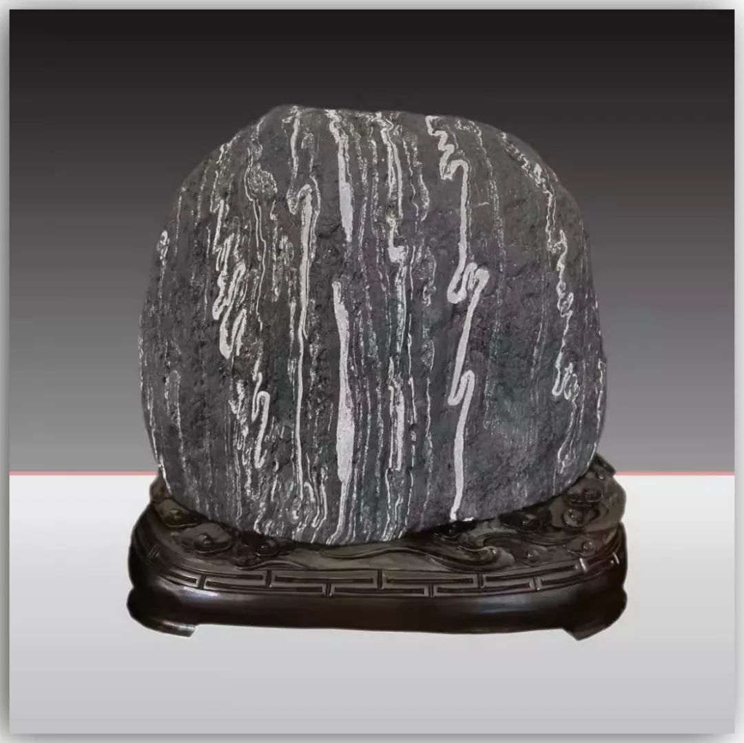 云朵名石乱云飞渡22万元成交长江石市这个冬天真不冷