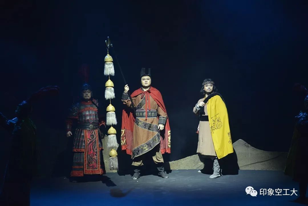 愿用热血燃闪电 照亮人间离恨天!歌剧《张骞》 信院震撼上演