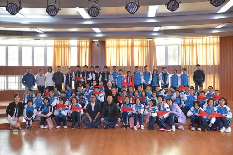 福州金山中学与美国蒙特奥利弗高中签订合作备忘录