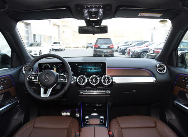 奔驰glb上市首月卖出3985辆30多万带7座内饰向大g看齐