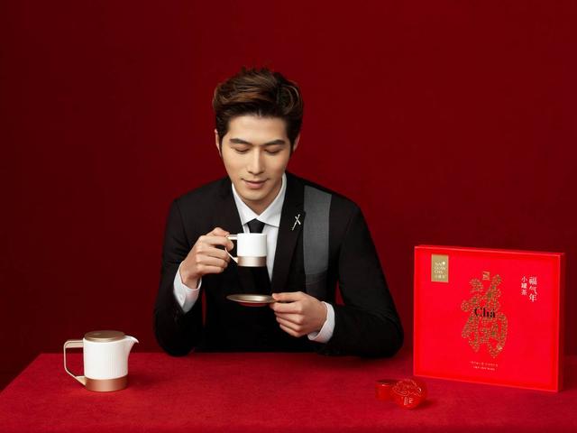 男神在线营业,小罐茶牵手陈学冬大片惊艳,带来双重&q