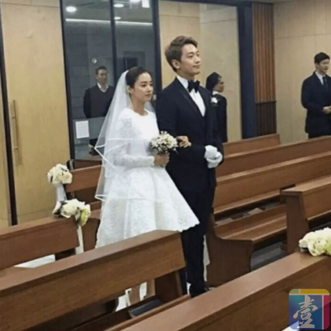韩国第一美女已是俩娃的妈盛装出席弟弟婚礼还是少女模样