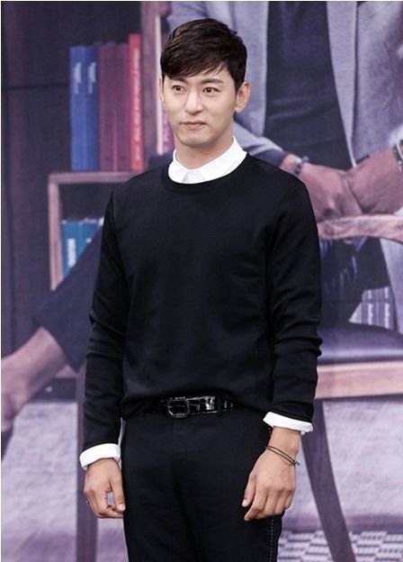 嫩模人妻通吃朱镇模拒黑客威胁遭报复与张东健私密对话被曝光