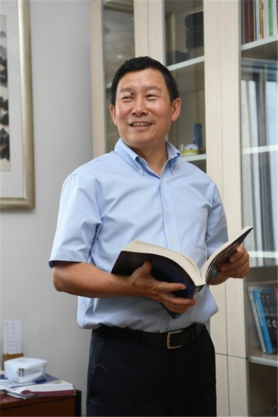 明远家纺董事长陈义忠我想和这个行业谈谈