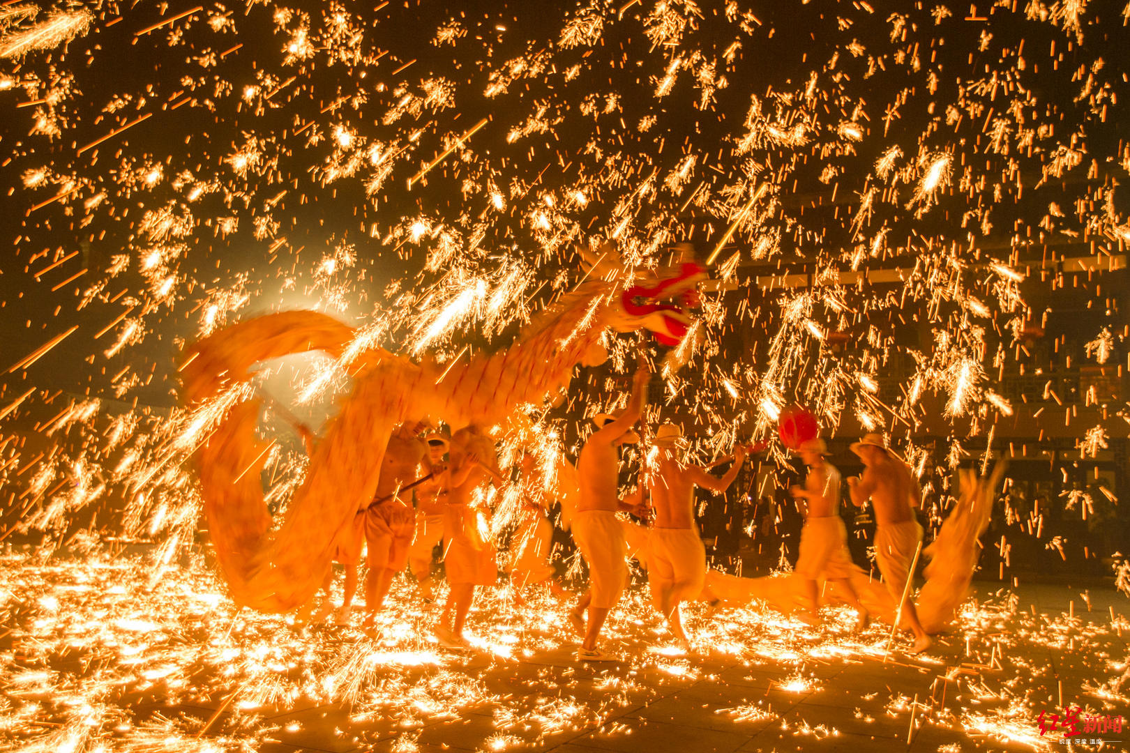 成都阆中古城这场千龙千狮闹新春带你找回春节记忆