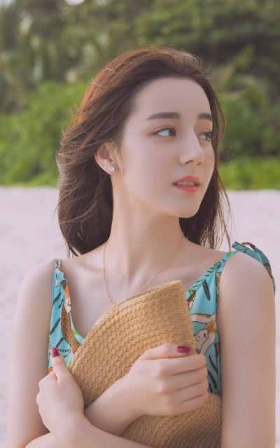 迪丽热巴黄景瑜真的恋爱了?黄牛公开售卖两人以往飞日本航班信息!