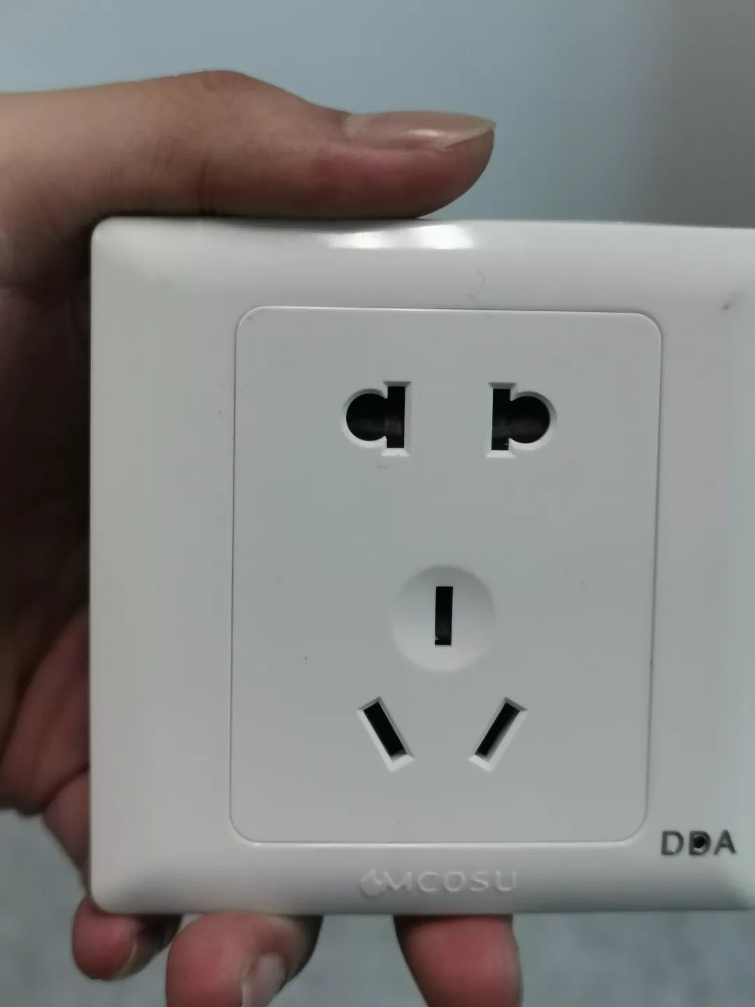 日常用品竟暗藏偷拍仪?嵊州警方破获一起非法销售窃听,窃照器材案