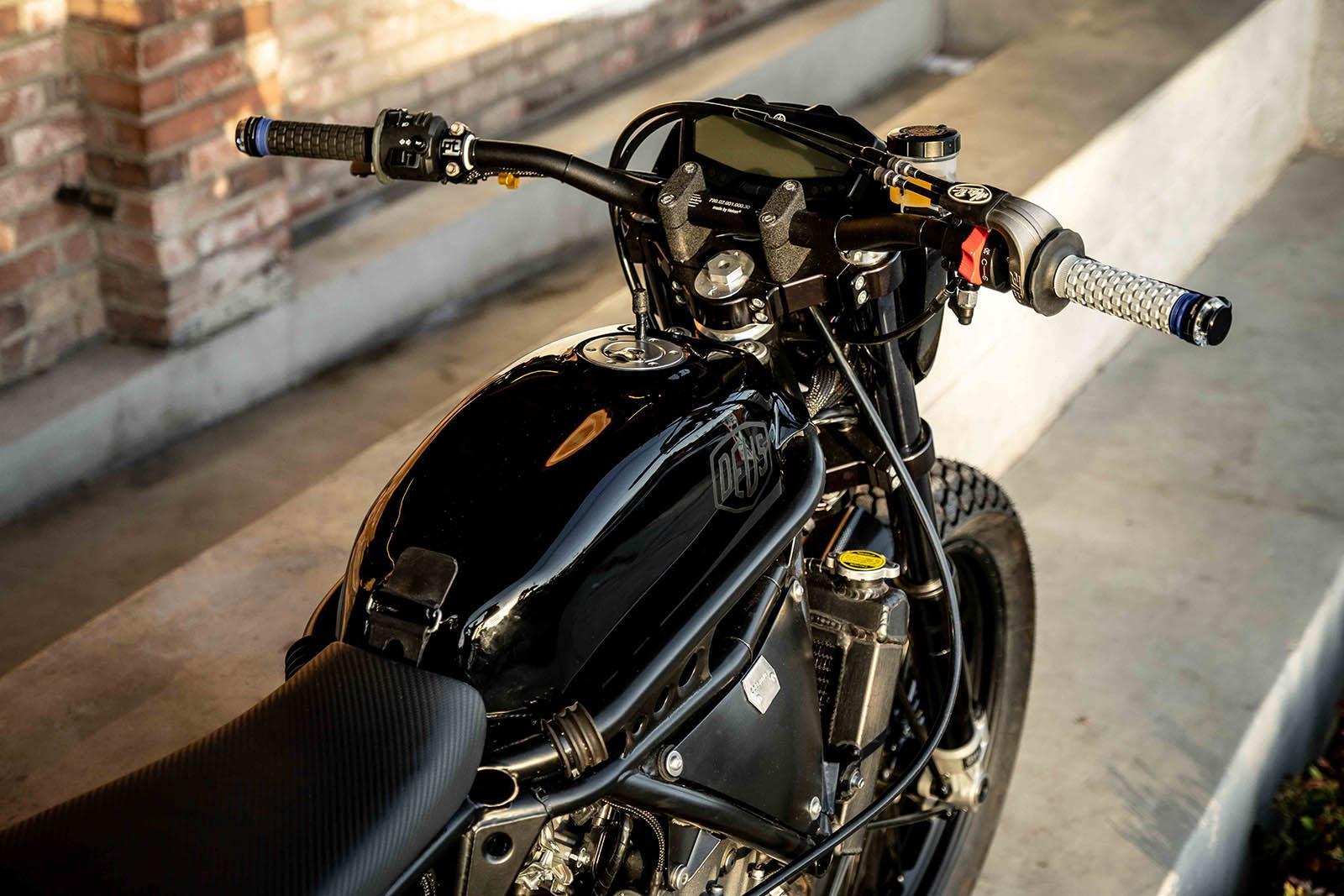 泥地赛车雅马哈mt07deus完整战斗改装