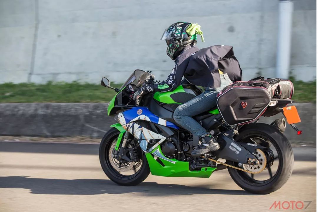 暴走天使女骑士与她的kawasakizx6r